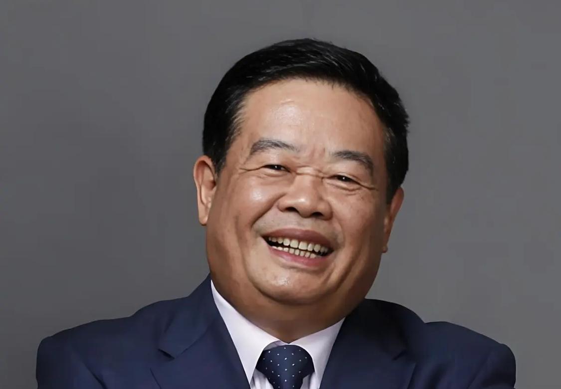 曹德旺被指“做慈善很慷慨，但对员工比较苛刻”，本人回应